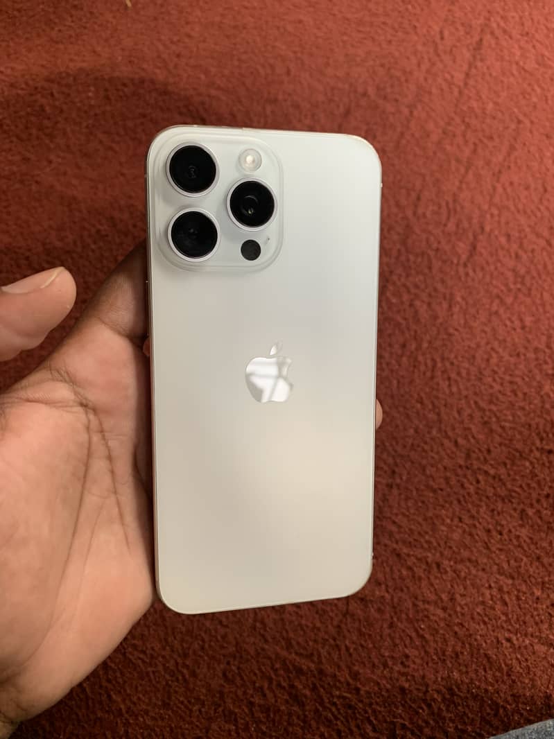 Apple iPhone 15 Pro Max 0