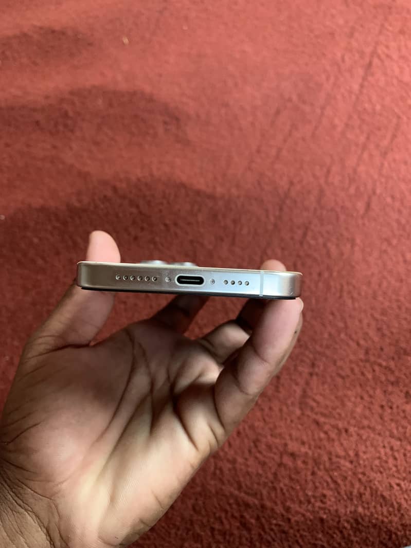 Apple iPhone 15 Pro Max 5