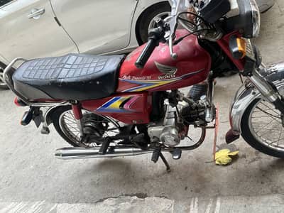 Cd 70 2010 Model bio available