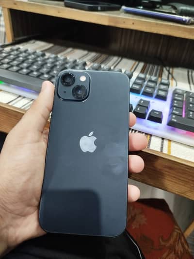 Apple iPhone 13