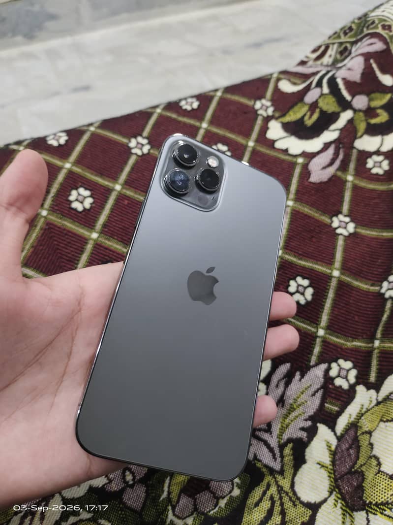 Iphone 12 pro max 1