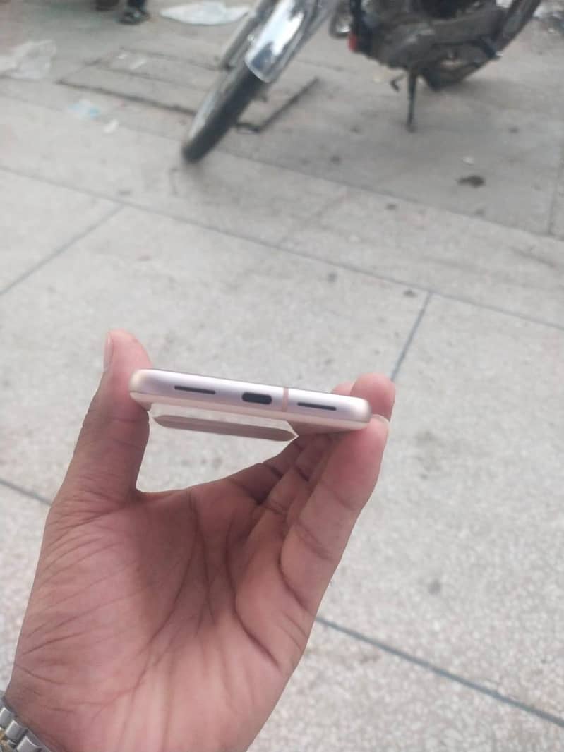 Google Pixel 8 1