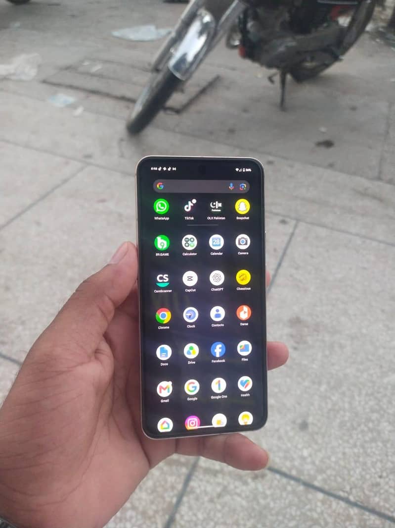Google Pixel 8 3