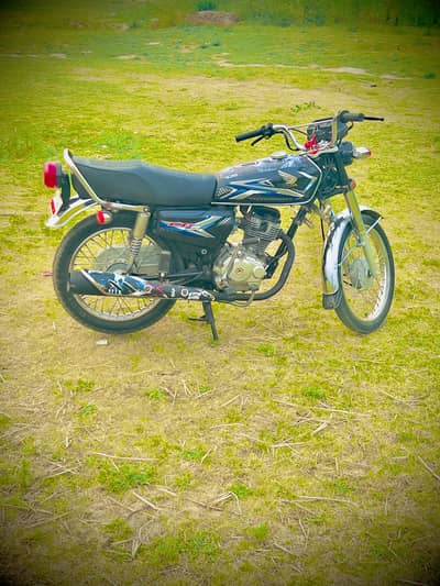 Urjunt sale 2004 model whatsap number 03165918664