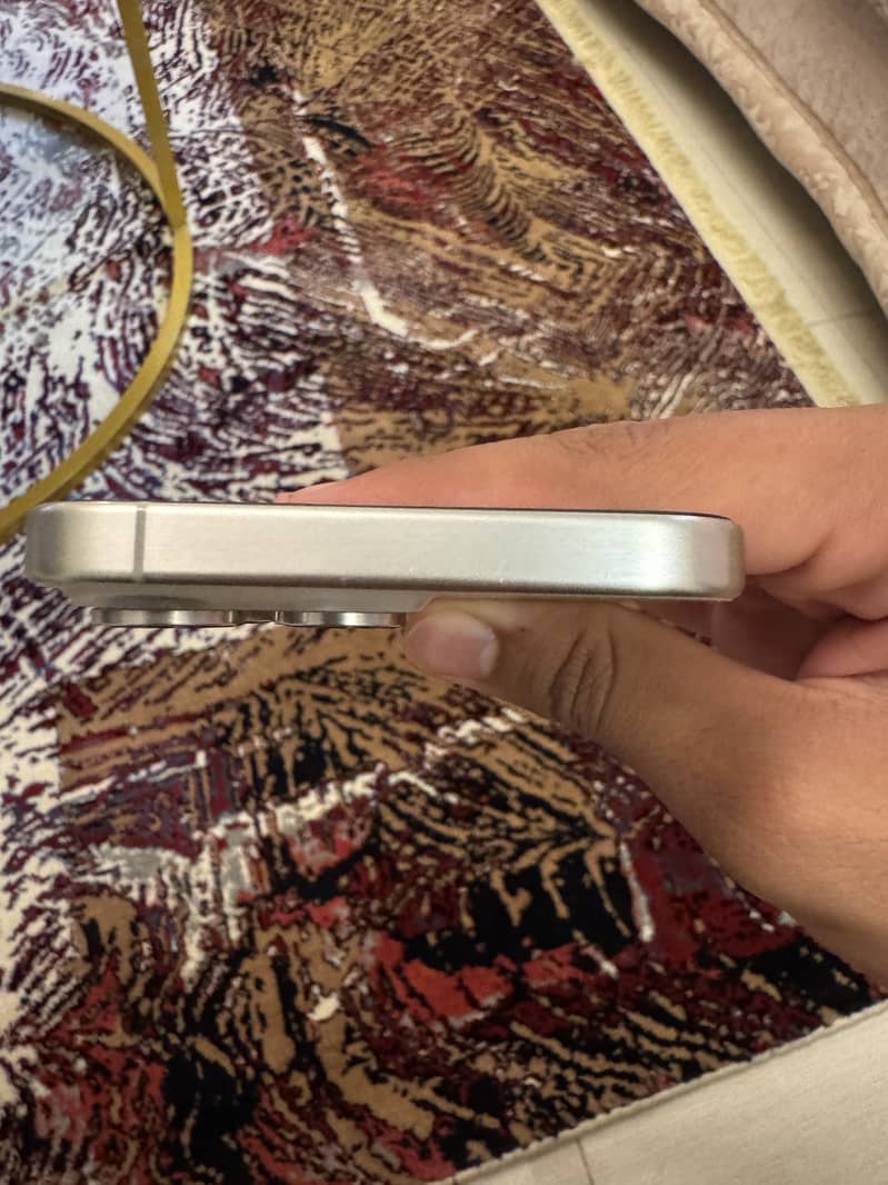 Apple iPhone 15 Pro Max 5
