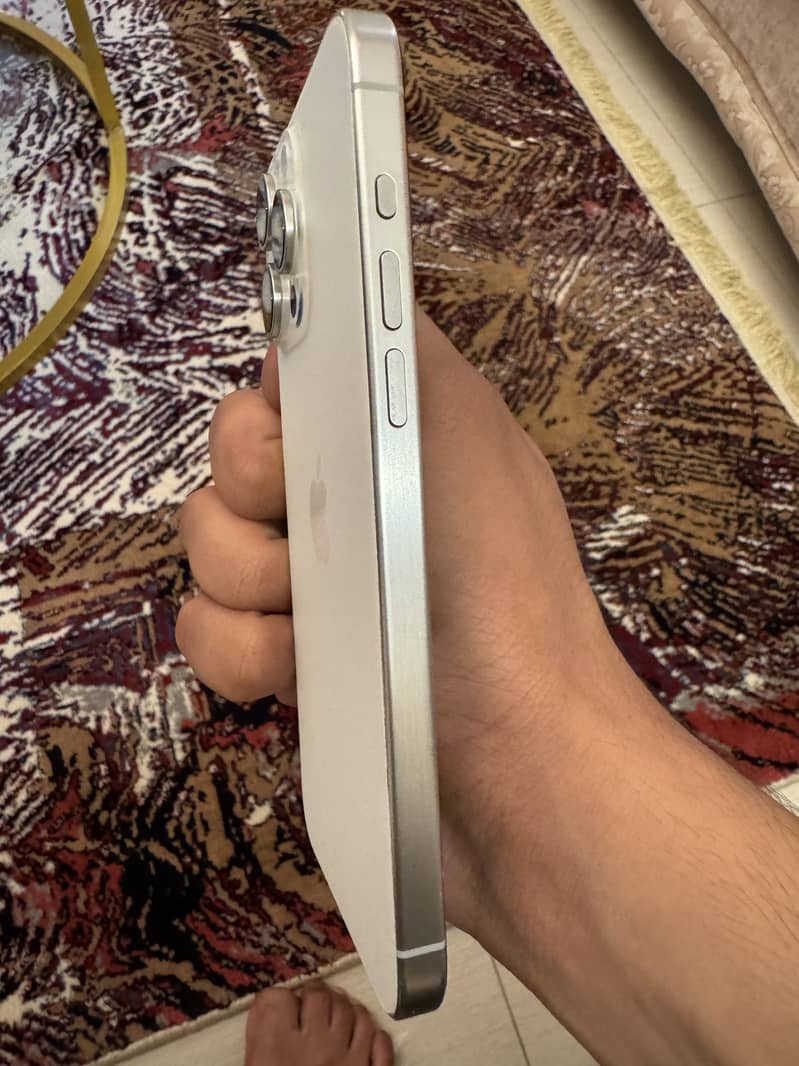 Apple iPhone 15 Pro Max 6