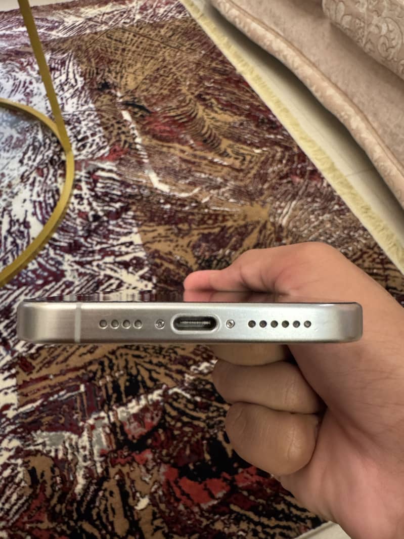 Apple iPhone 15 Pro Max 8