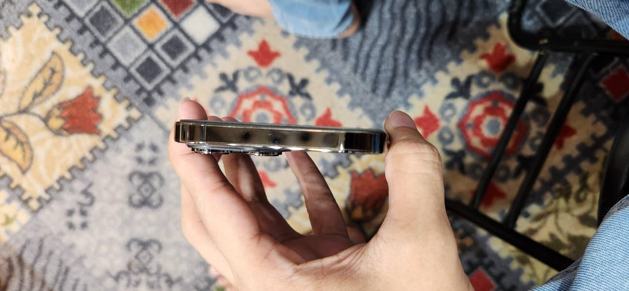 Apple iPhone 13 Pro Max 4