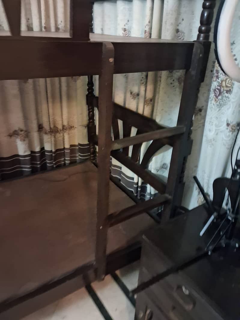 Bunk bed with side Table 0