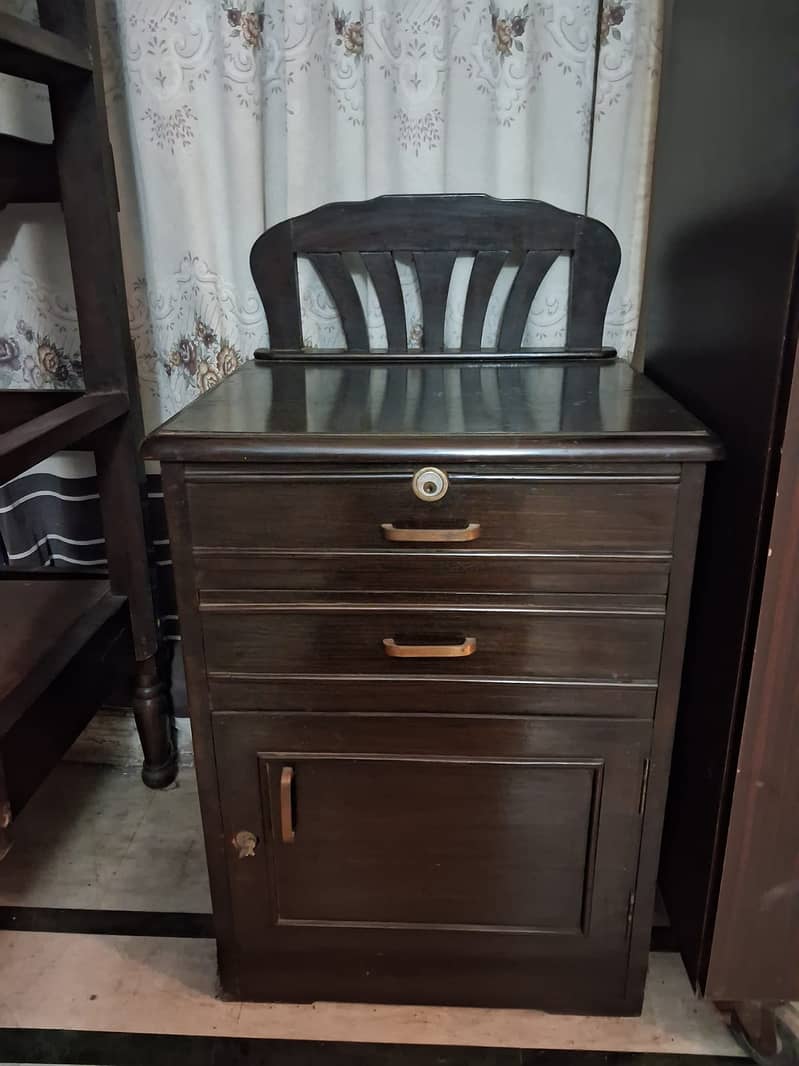 Bunk bed with side Table 2