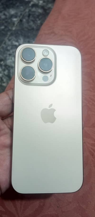 Apple iPhone 16 Pro jv
