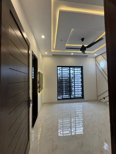 5 Marla Brand New Dream House Near To Park Near To Commercial Area Available For Sale