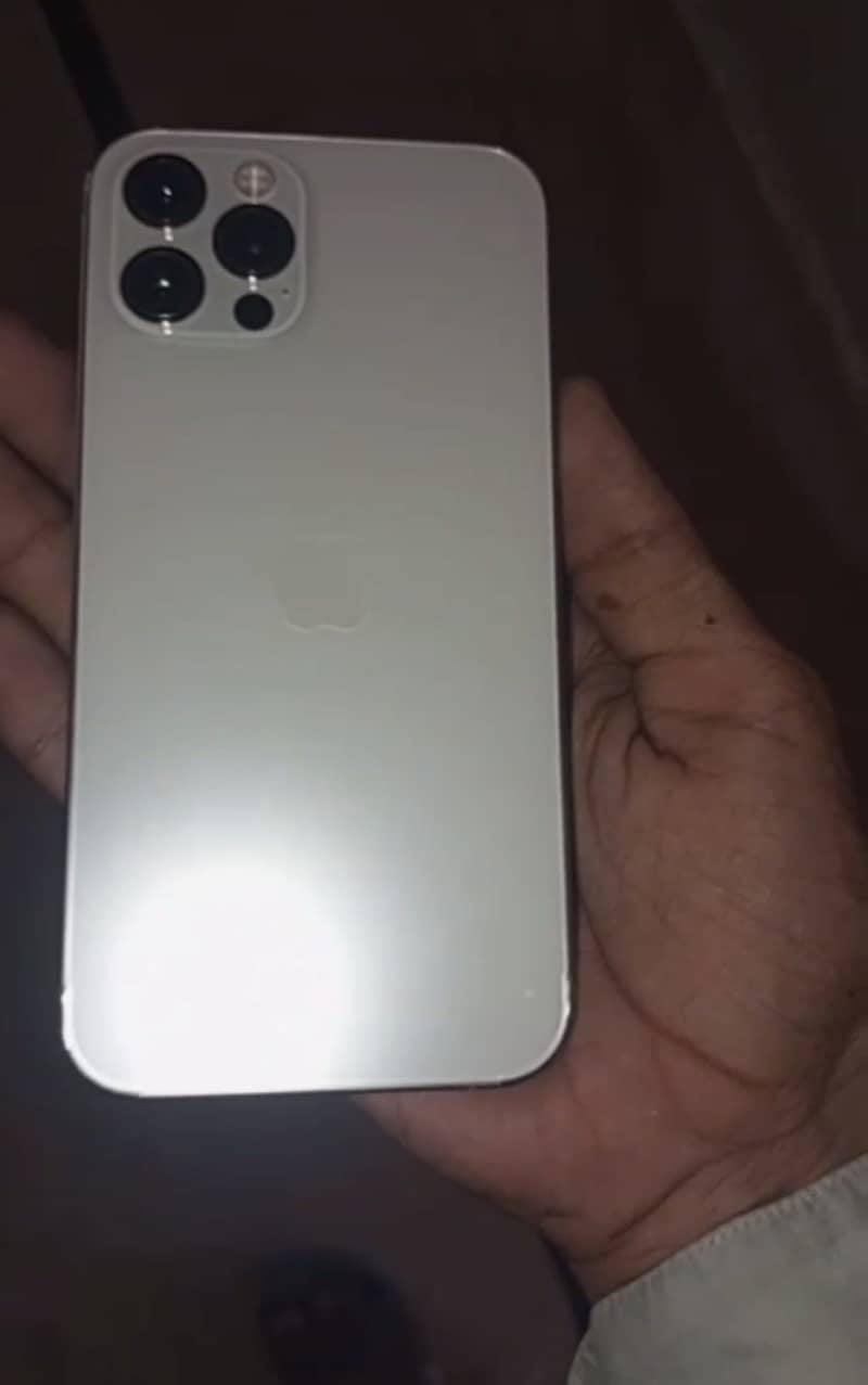 Apple iPhone 12 Pro 3