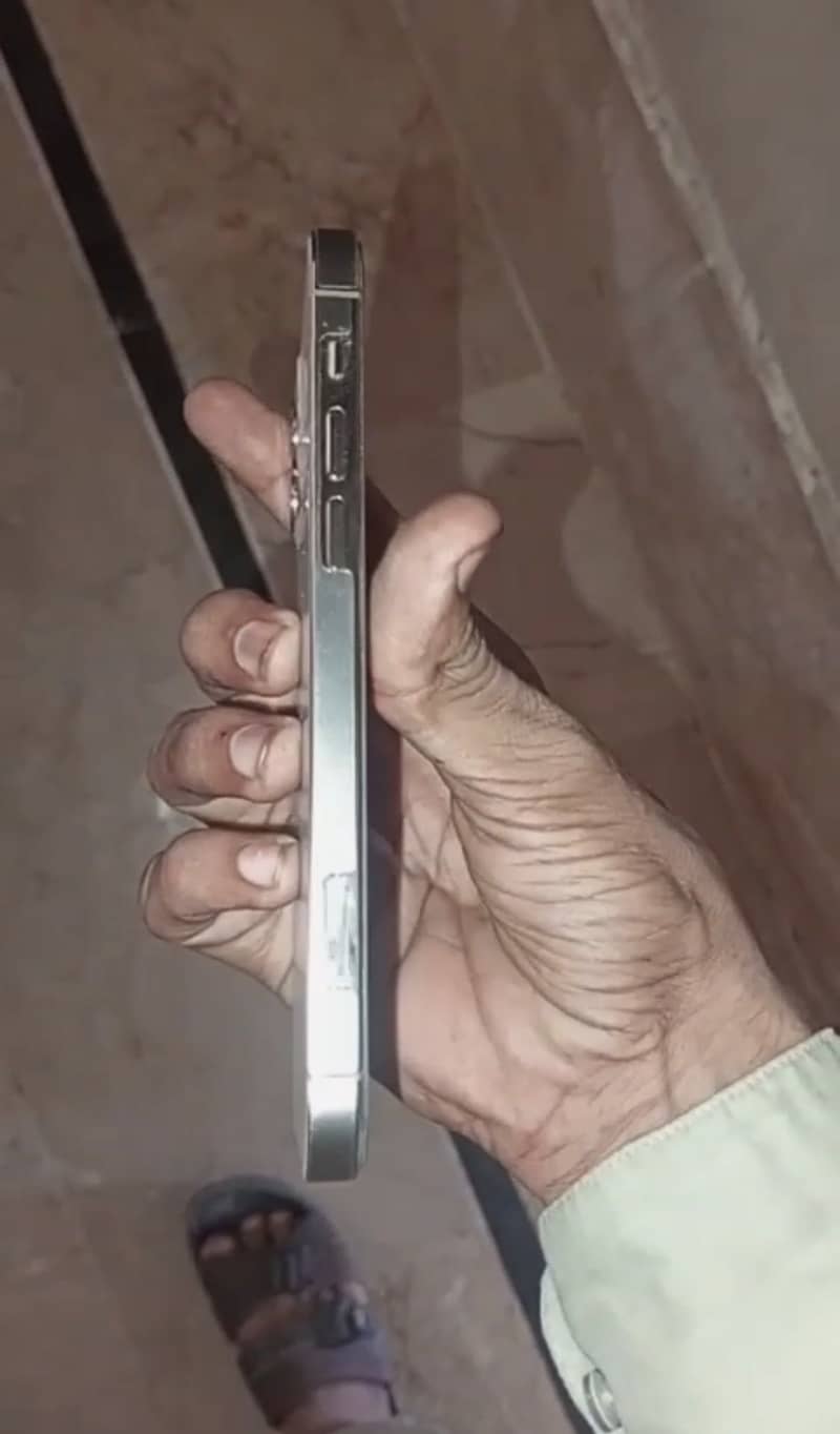 Apple iPhone 12 Pro 4