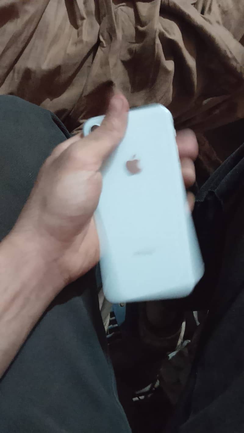 Apple iPhone 8 3