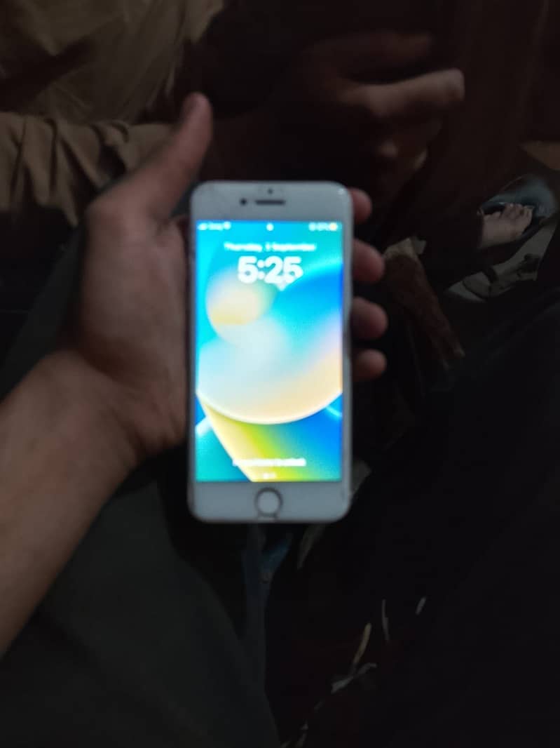 Apple iPhone 8 4