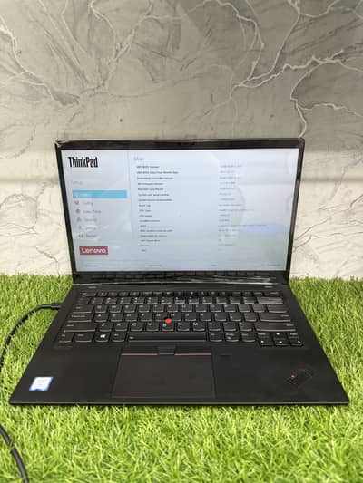 Lenovo X1 Carbon (i7 8th Gen) (16/256)