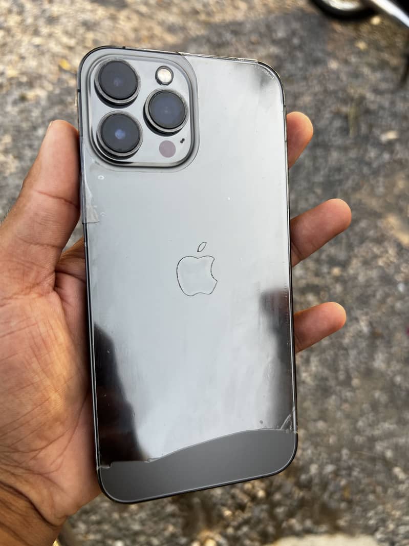 Apple iPhone 13 Pro Max 3