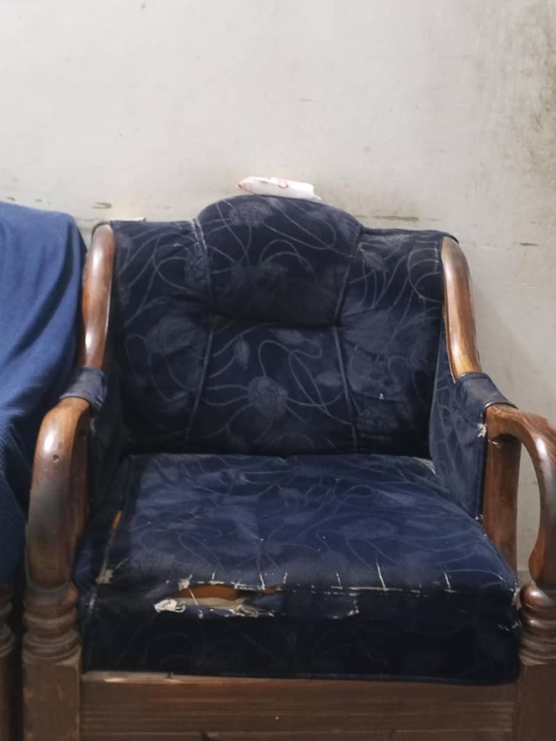 SOFA FOR SELL 1