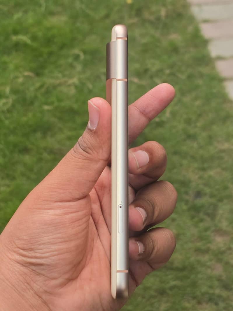 Google Pixel 8 2
