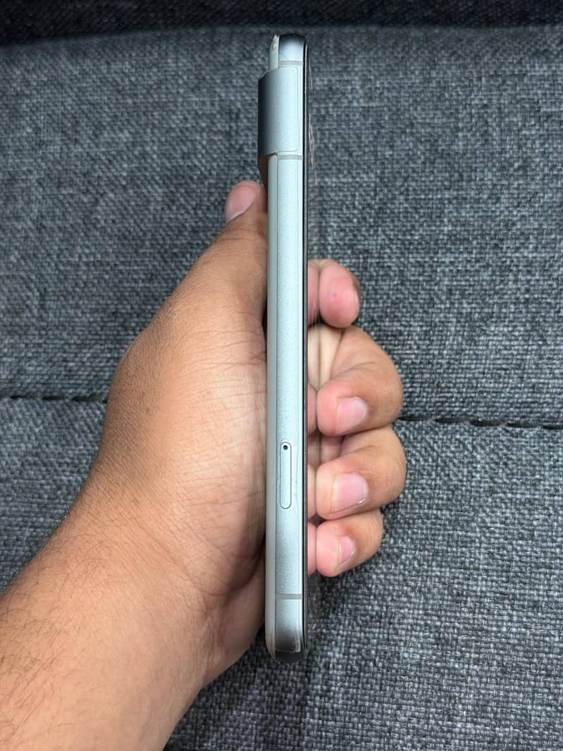 google pixel 8 10/10 condition 2