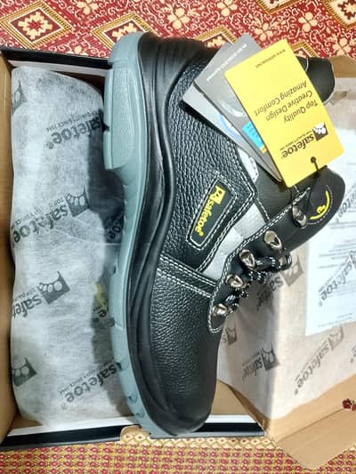 Safety shoes(New) for sale