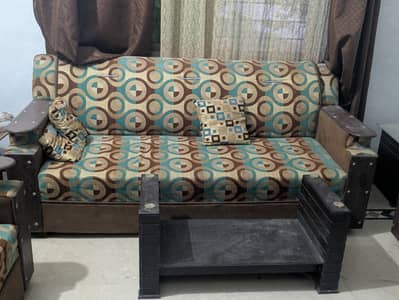 5 seater sofa with 3 table