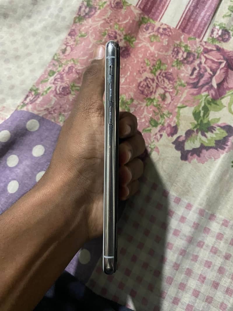 Apple iPhone X 6