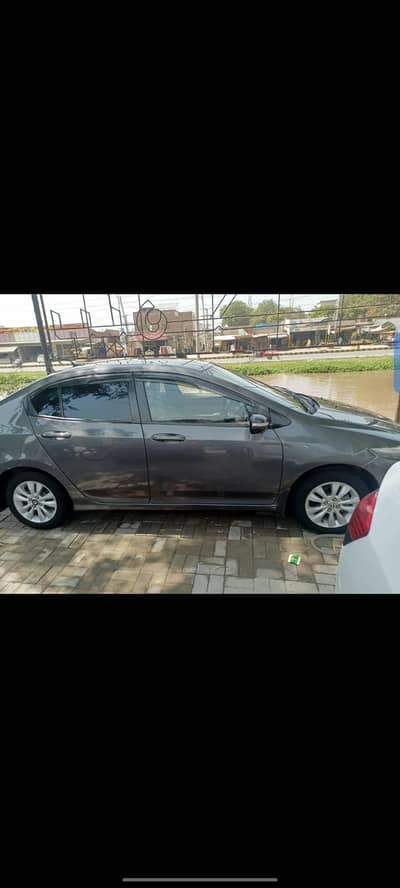 Honda City Aspire 1.5. . 18 plus fuel average lush condition