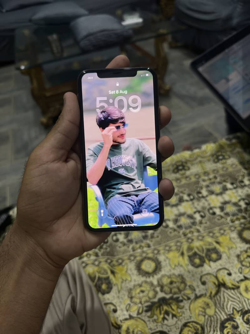 Apple iPhone 11 Pro 4