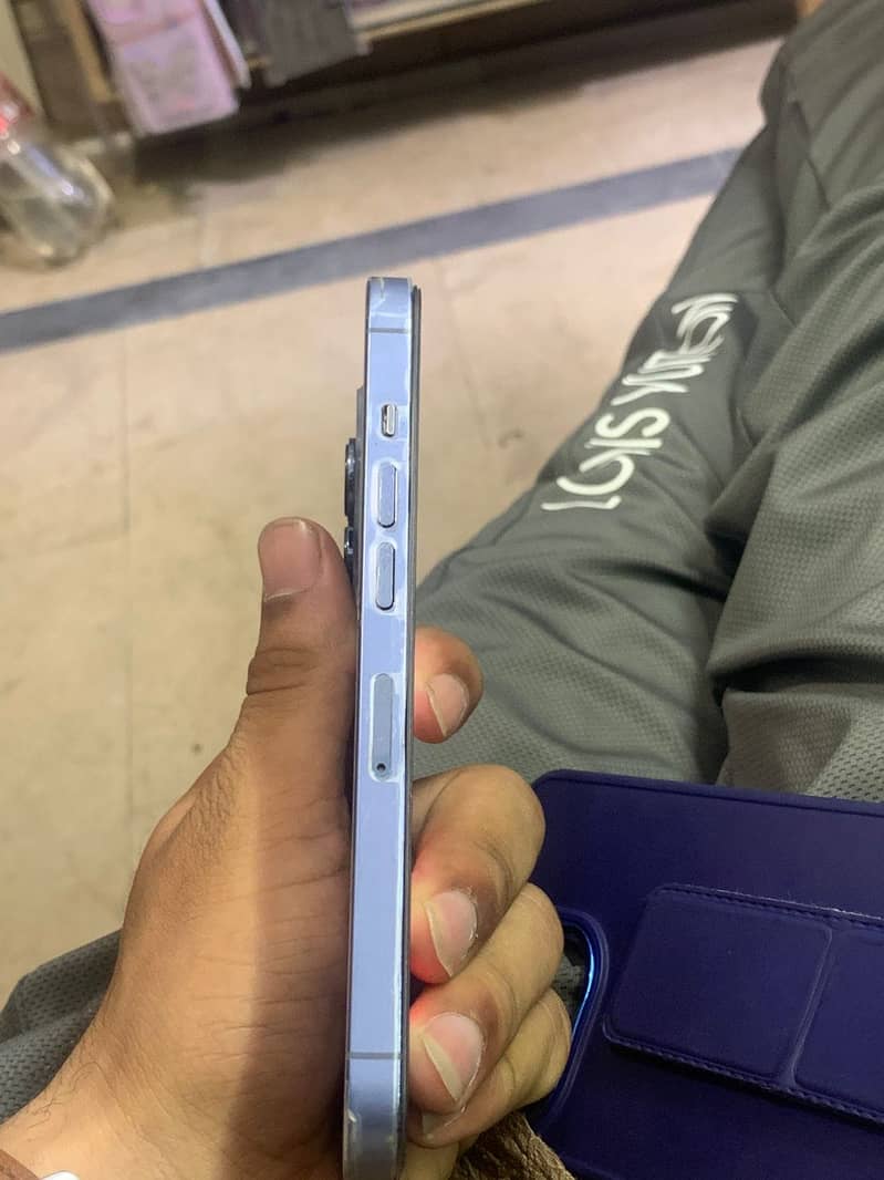 Apple iPhone 13 Pro 2