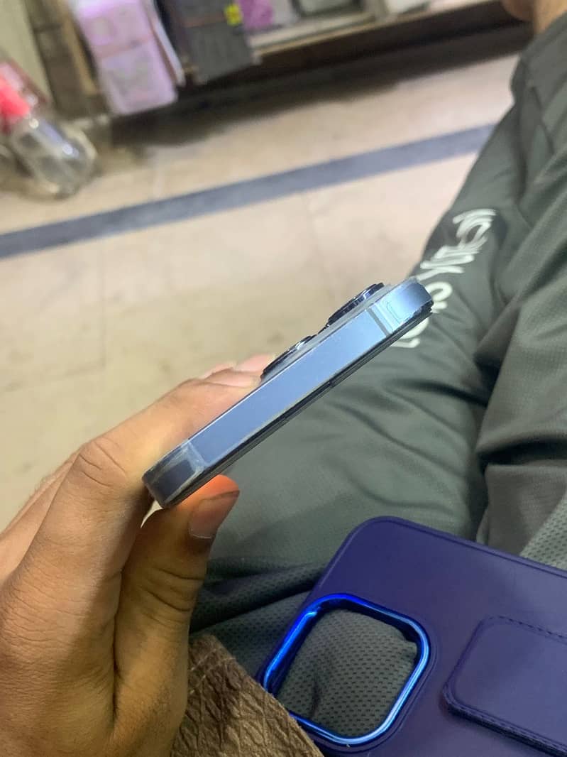 Apple iPhone 13 Pro 3