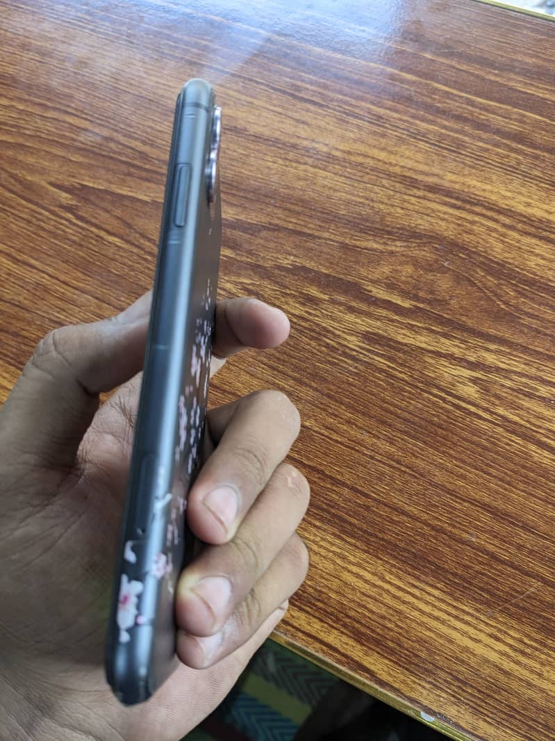 Apple iPhone 11 2