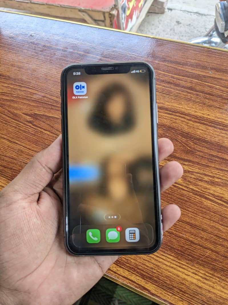 Apple iPhone 11 3