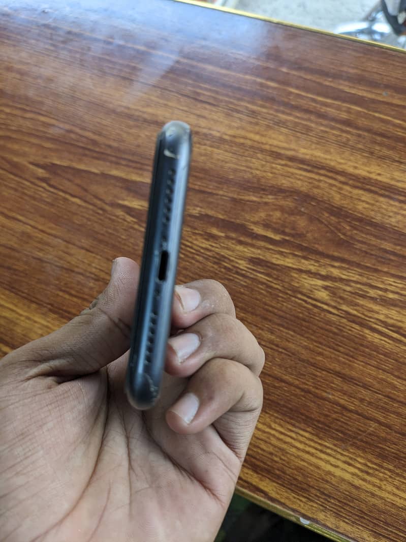 Apple iPhone 11 5