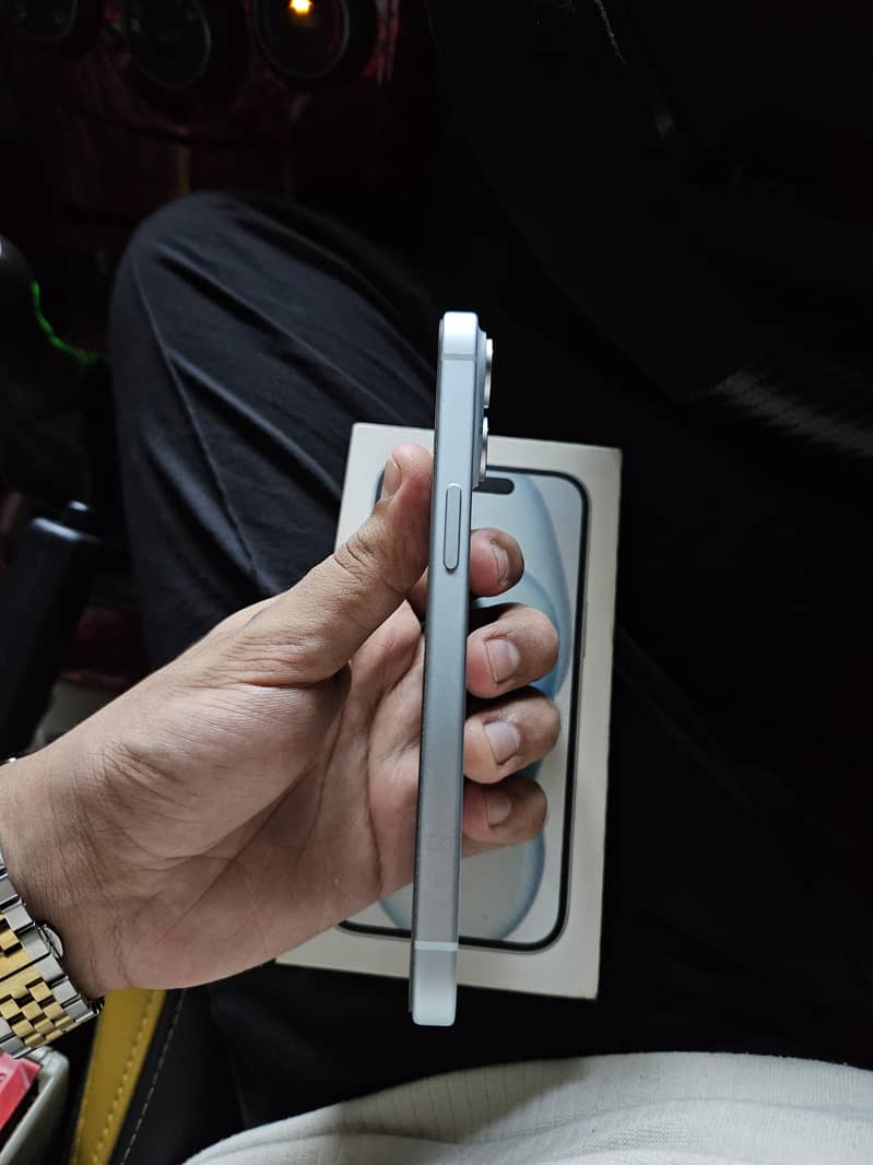 Apple iPhone 15 2
