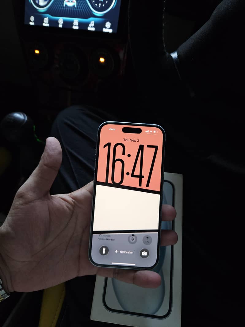 Apple iPhone 15 4