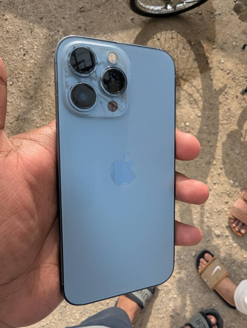 Apple iPhone 13 Pro 1