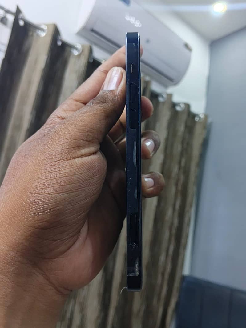 Apple iPhone 12 2