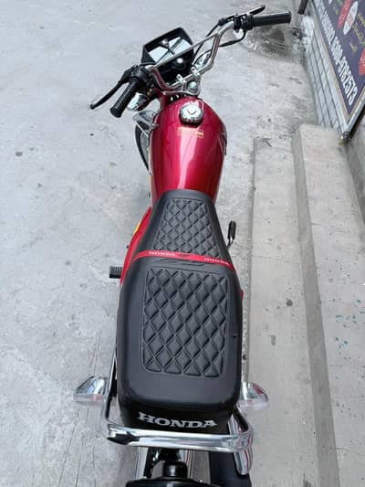 Honda 125.21 model.      4 stroke.
