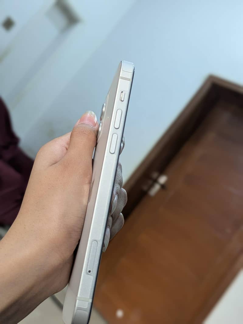 Apple iPhone 12 7