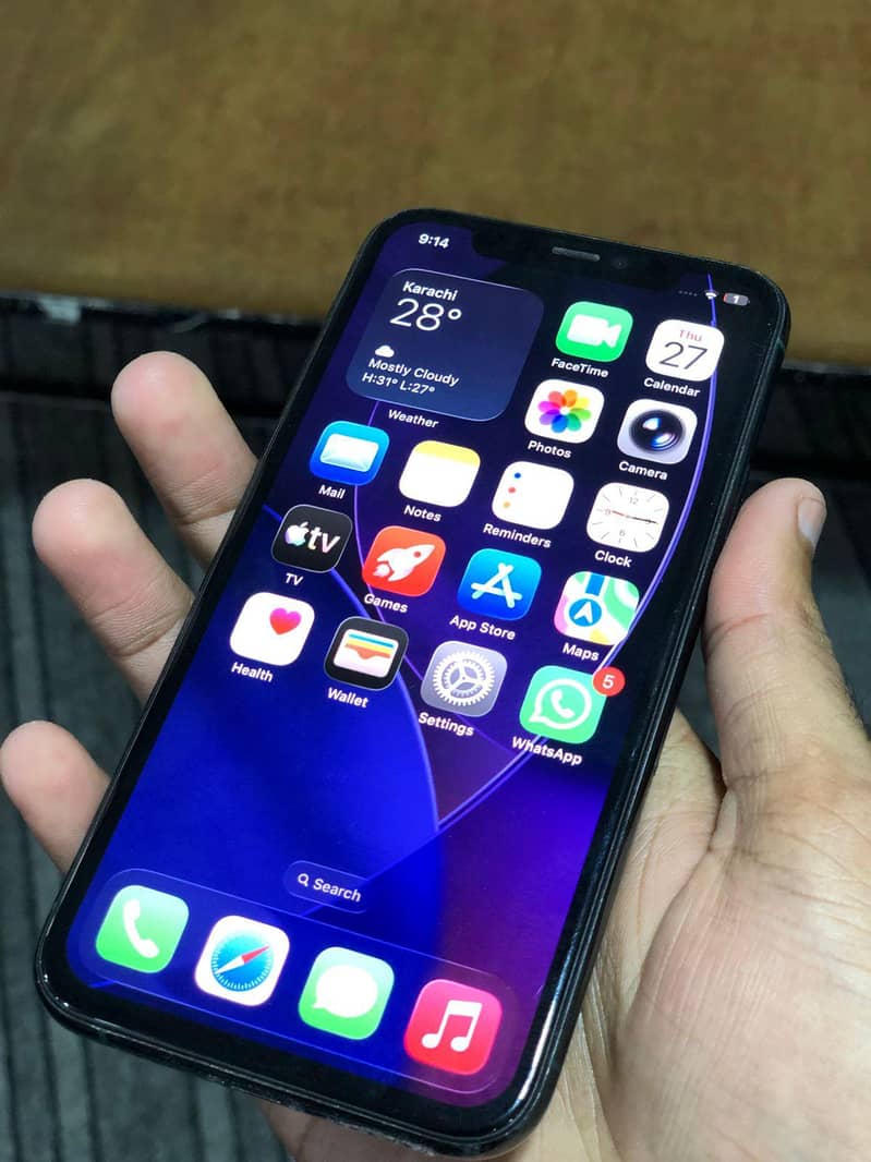 Apple iPhone 11 pro 4