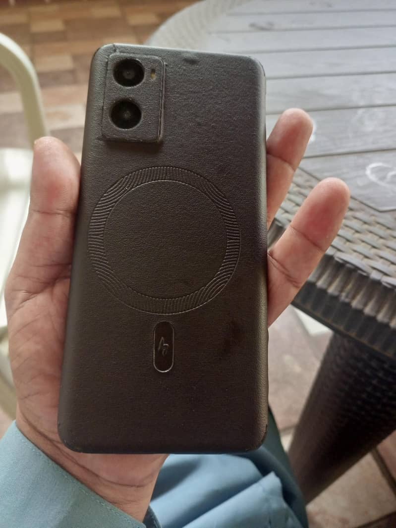 OPPO A76 3