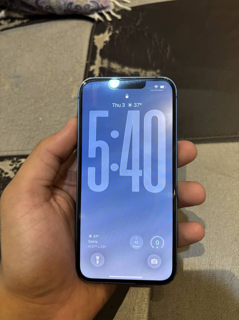 Apple iPhone 13 0
