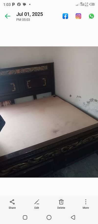 king size bed 2 sade table for sale