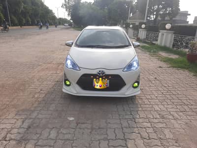 Aqua 2015 pearl white. Giniun millage