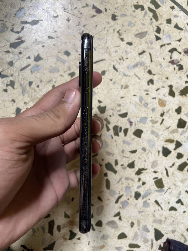 Apple iPhone X 3
