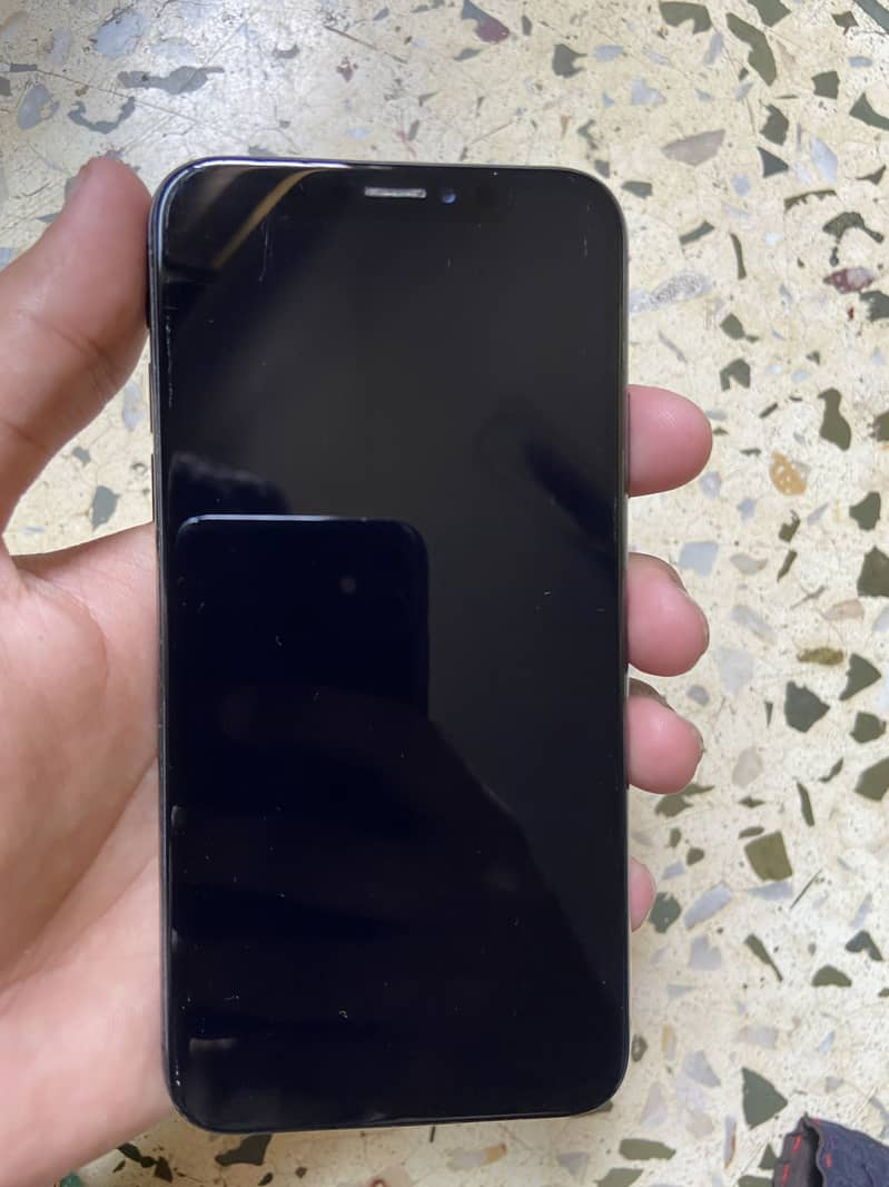 Apple iPhone X 4