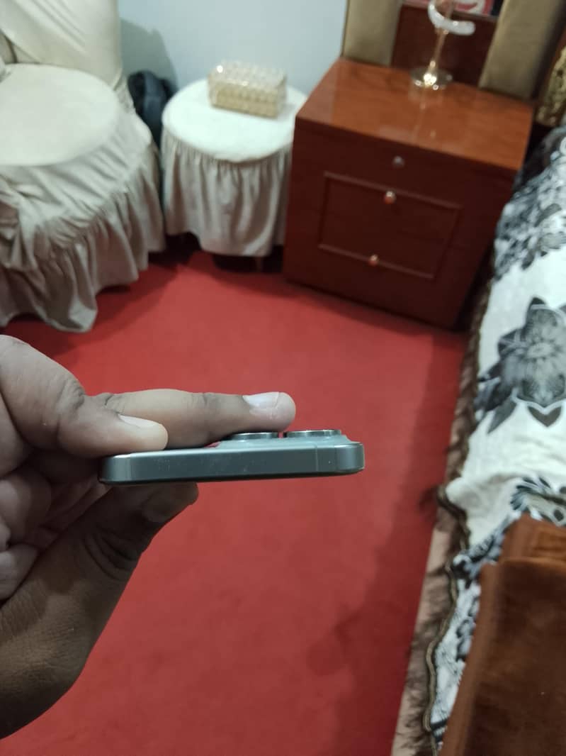 Apple iPhone 15 Pro Max 5