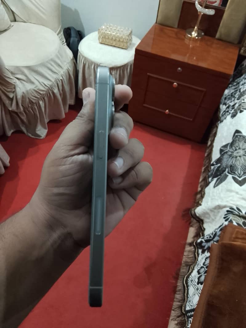Apple iPhone 15 Pro Max 7